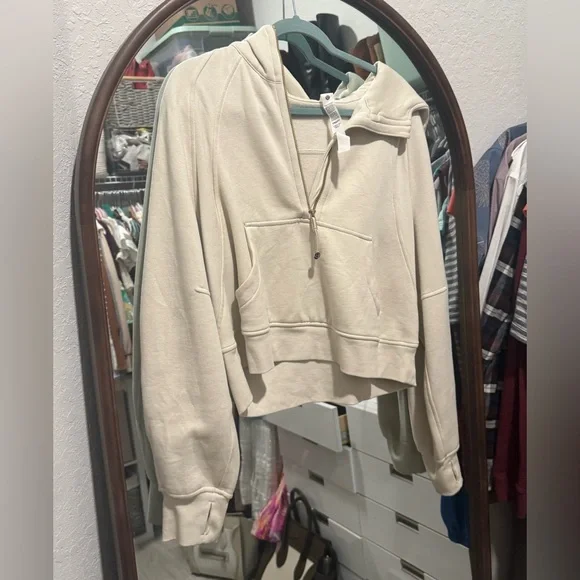 Lululemon Bone/Gold Scuba - Picture 1 of 4